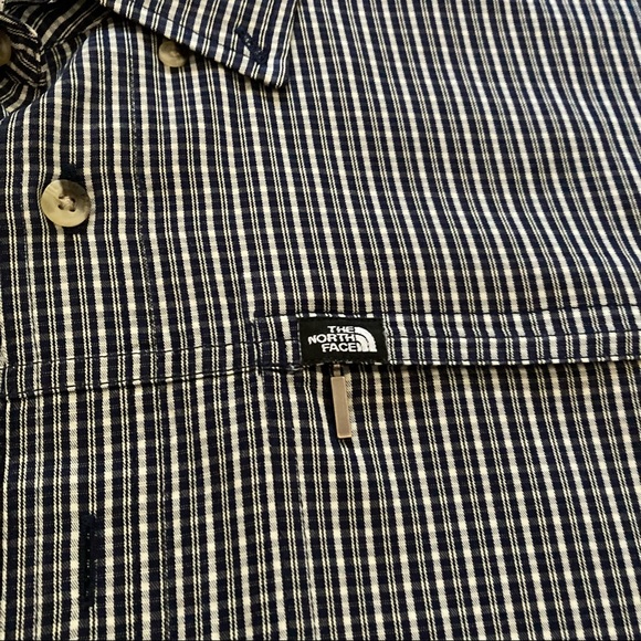 THE NORTH FACE PERFORMANCE BUTTON DOWN LONG SLEEVE SIZE L - Picture 5 of 6